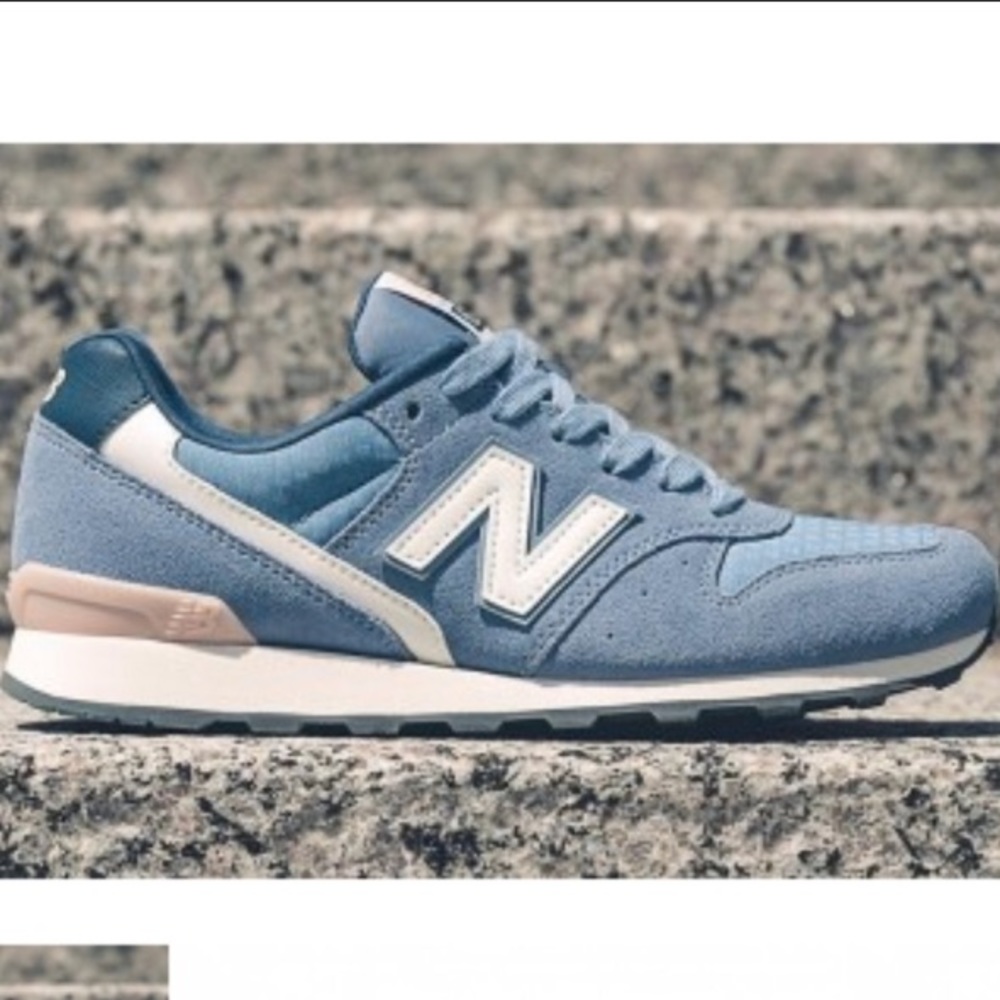 New Balance 696